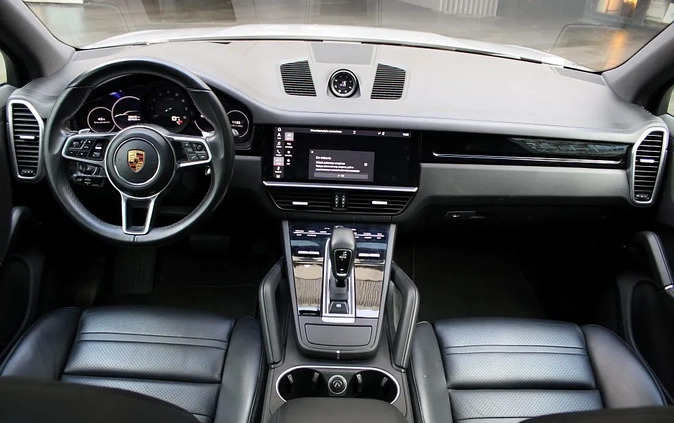 Porsche Cayenne cena 289900 przebieg: 59700, rok produkcji 2018 z Obrzycko małe 781